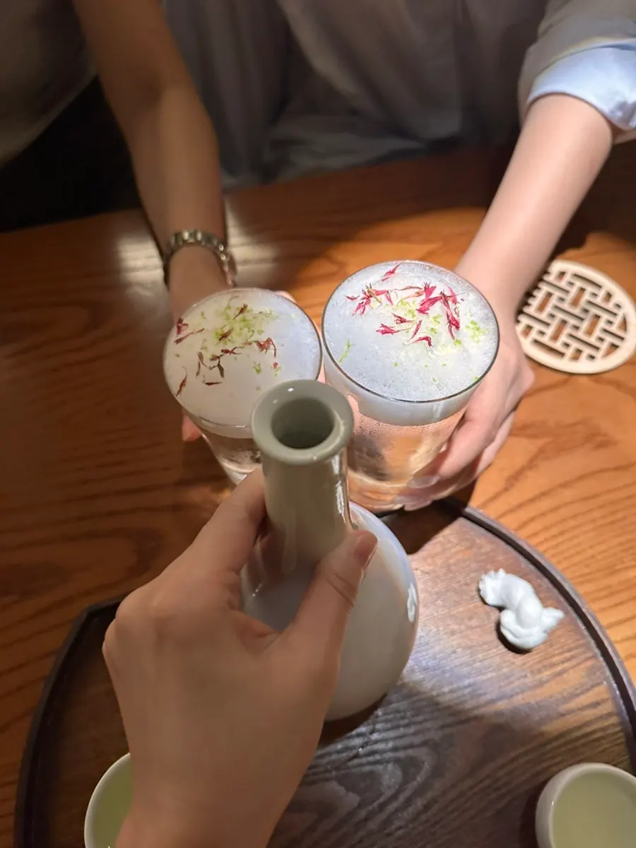 Comparing alcoholic and non-alcoholic Dongbaek cocktails