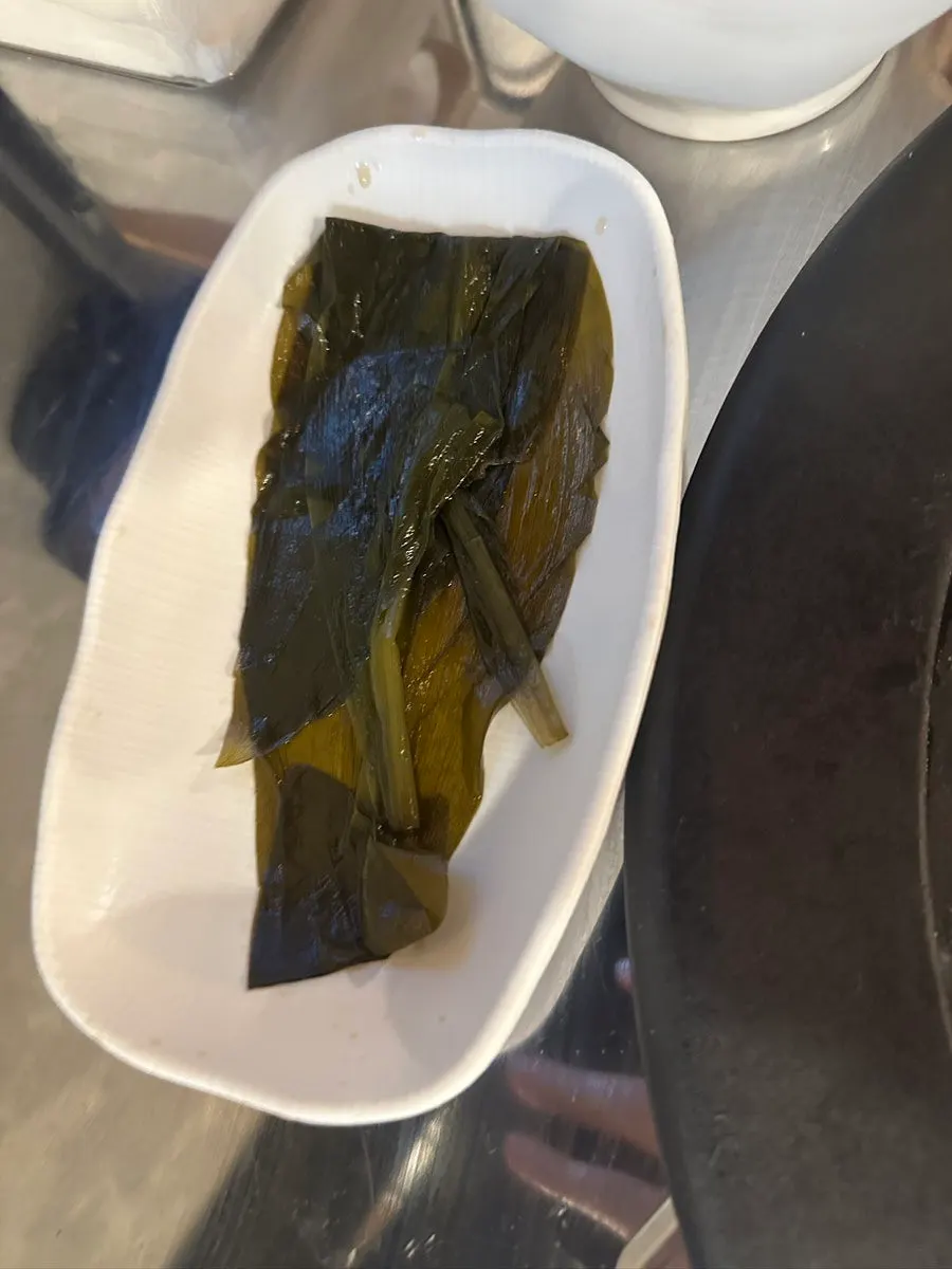 파김치와 명이나물 등 기본찬
