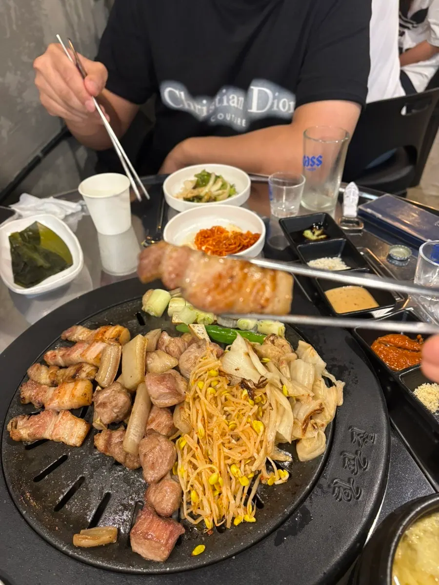 Chewy grilled pork skin