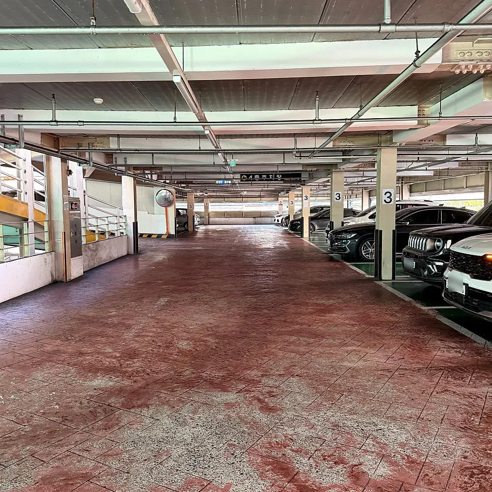 Inside the aisles of Gaeumjeong Market
