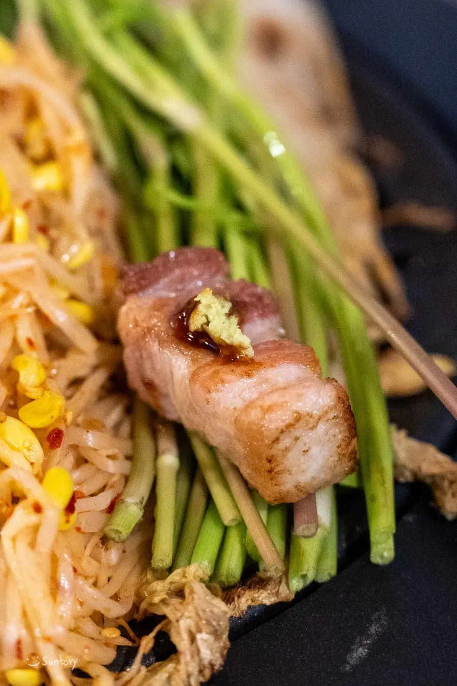 Well-grilled pork belly with minari