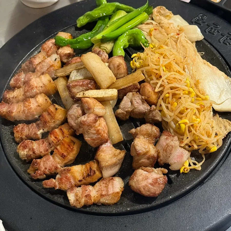 Hanpanjip Small: pork belly, pork neck, and pork skin platter