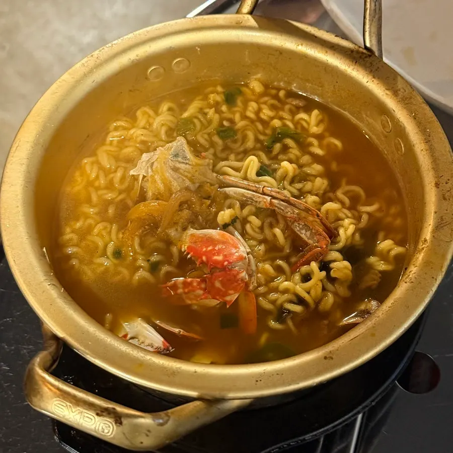 A bowl of Hanpanjip's spicy seafood ramyeon