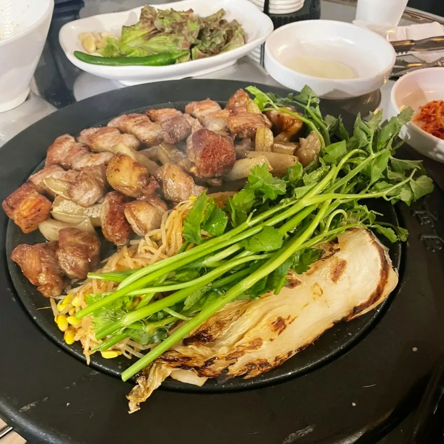 Fully grilled minari pork platter, small size