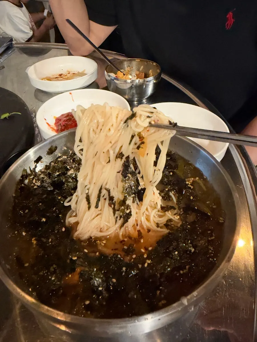 된장찌개와 공기밥 한 상