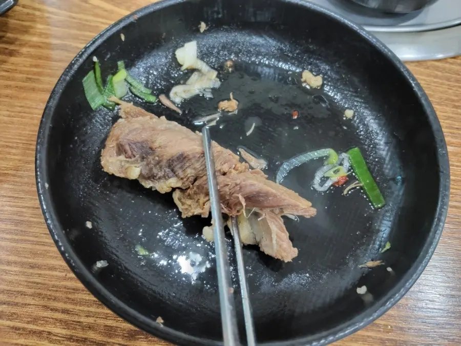 보글보글 끓는 갈비탕