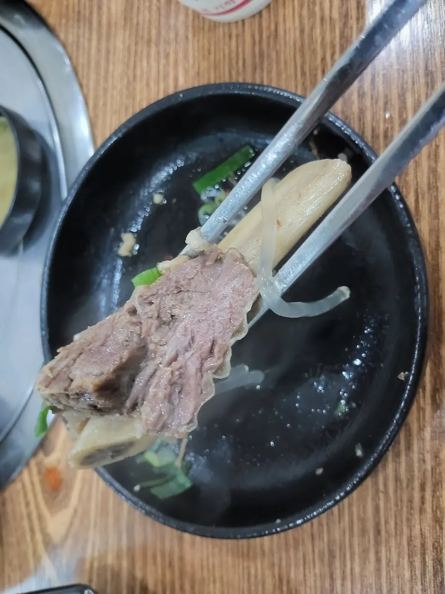 산더미갈비탕 고기 단면