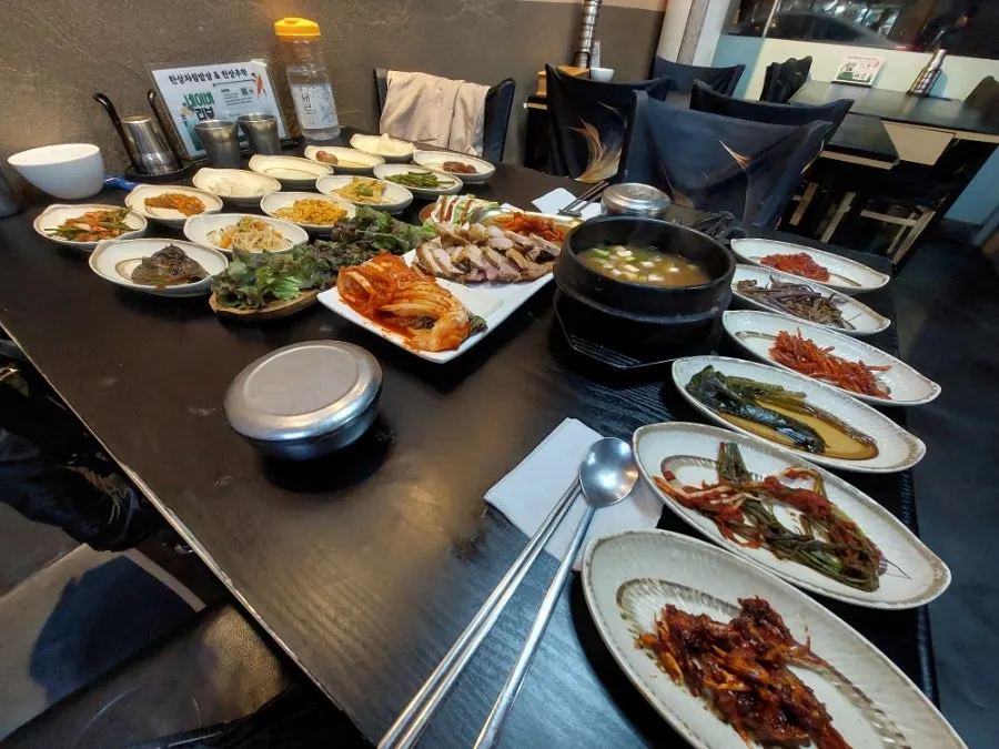 Main dish placed among the side dishes