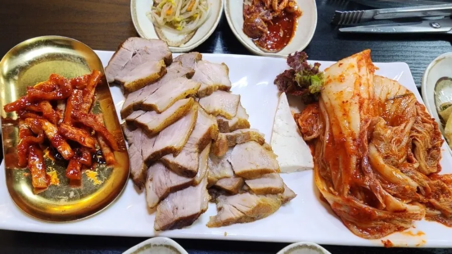 Partially eaten bossam set spread