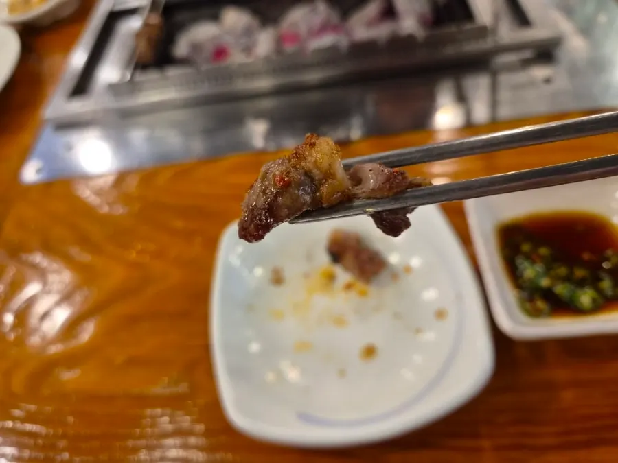 식사를 마친 한성양꼬치 교대2호점 테이블