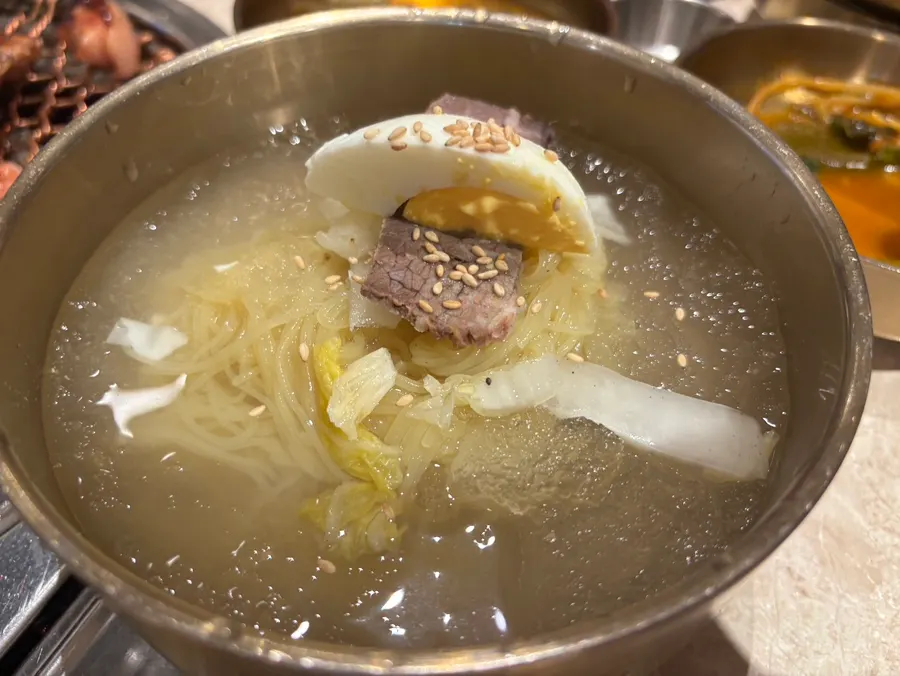 다대기를 넣은 한티옥 물냉면