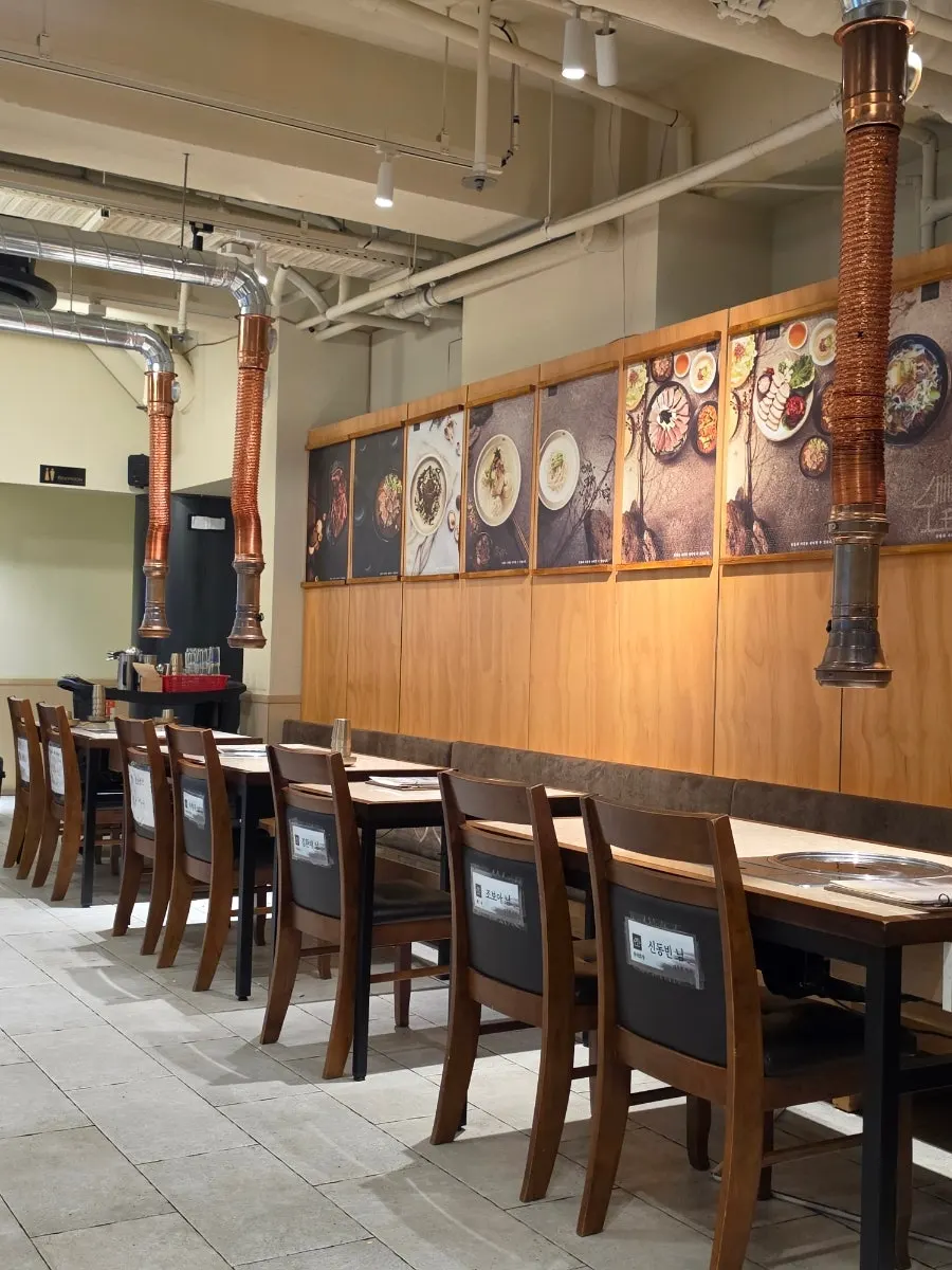 Interior of Hantiok with baby chairs available