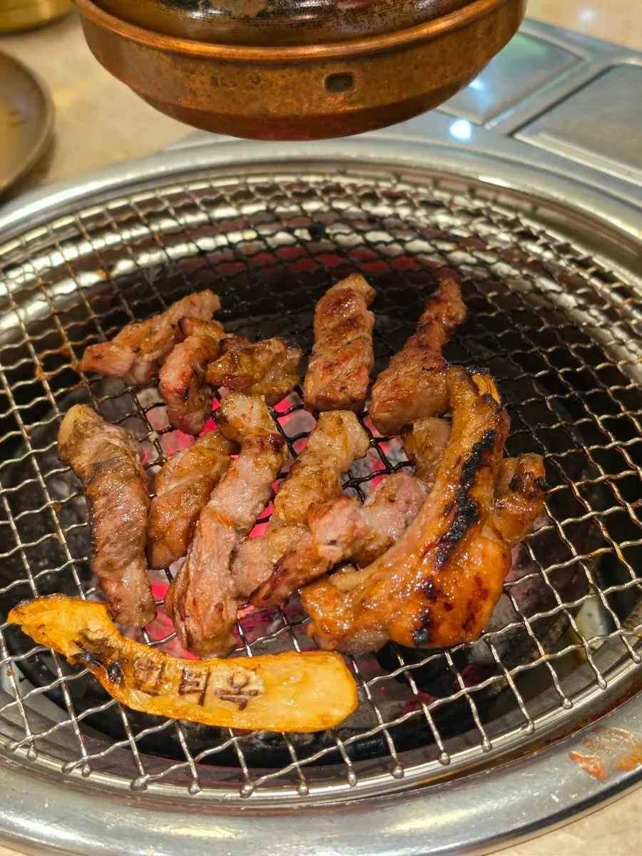 Raw seasoned Hanwoo pork galbi, 300g, before grilling