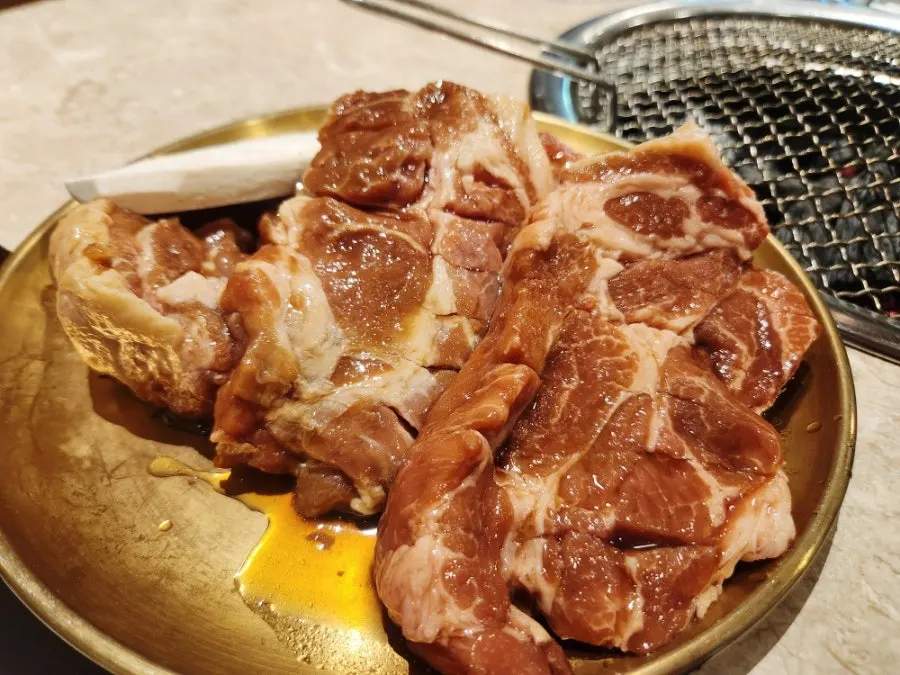 칼집 낸 한티옥 양념 돼지갈비