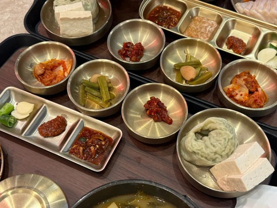안동국밥 반상에 함께 나온 제육볶음