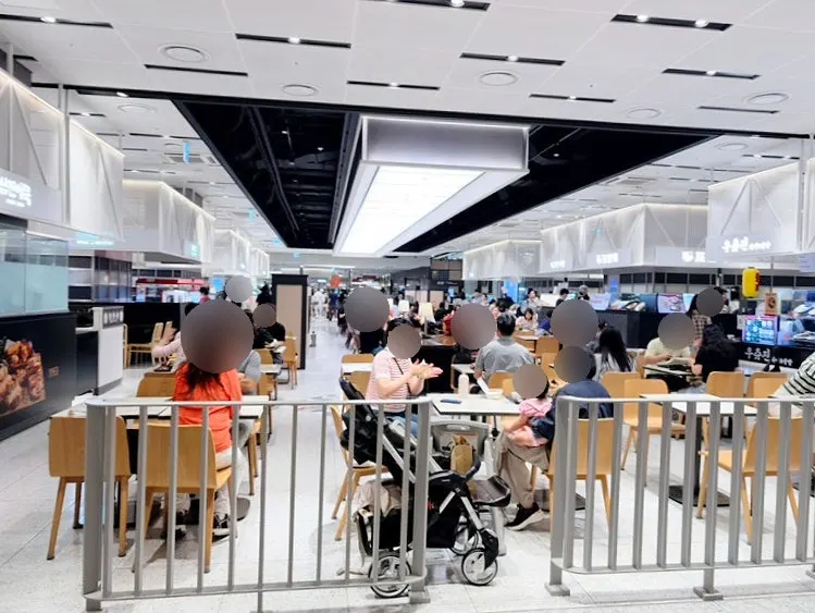 Dedicated seating beside Hantiok and shared food court seating