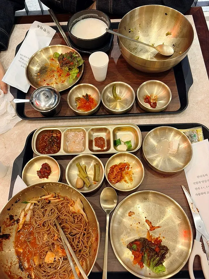 Final shot of the table after finishing the meal at Hantiok