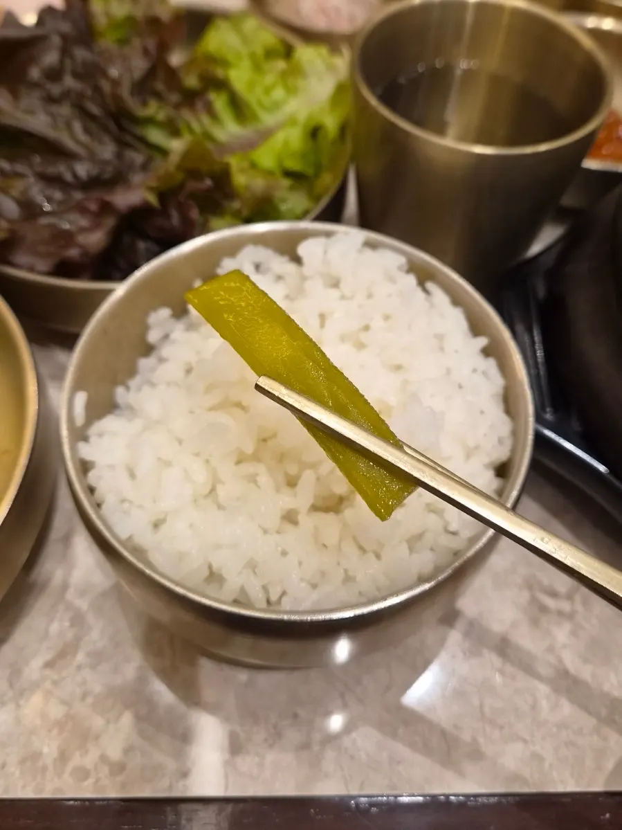 보쌈정식에 함께 나온 두부와 만두