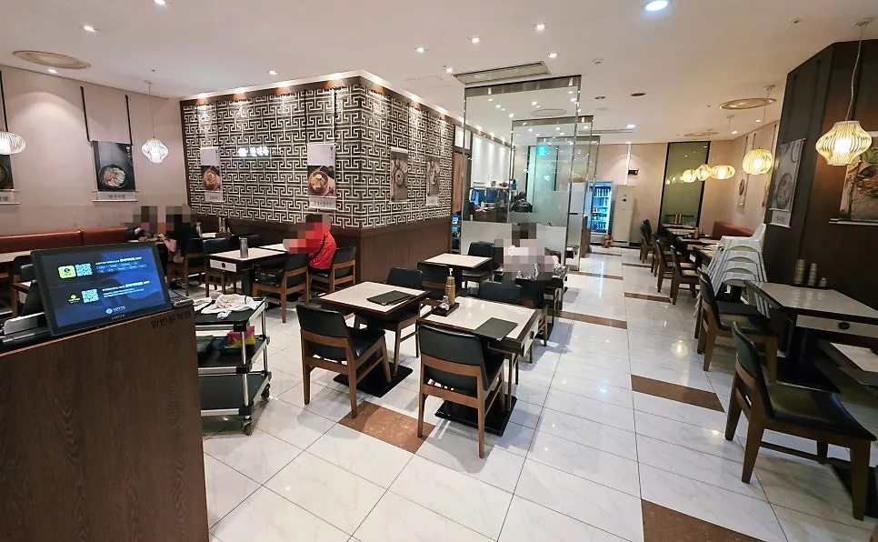 Neatly arranged interior of Hantiok Nowon Branch