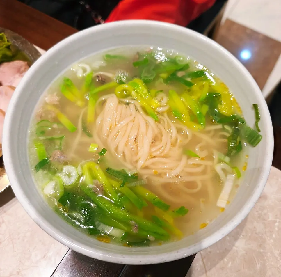 A bowl of Hantiok andong guksu