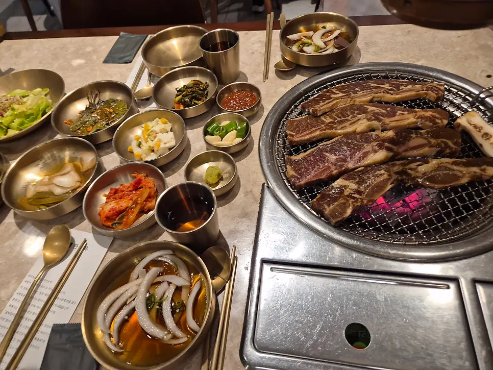 Hantiok LA galbi on the grill
