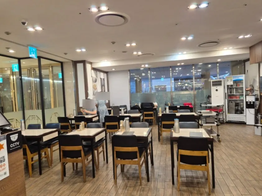 Hantiok's dining area outside typical mealtime hours