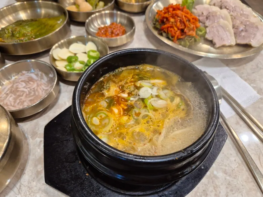 Andong gukbap with brisket and ugeoji