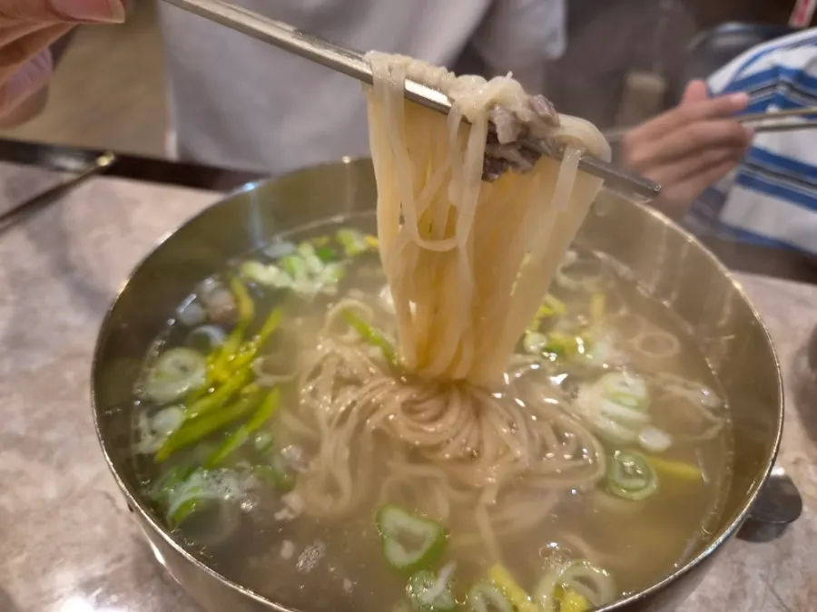 한우 육수로 낸 한티옥 안동국시