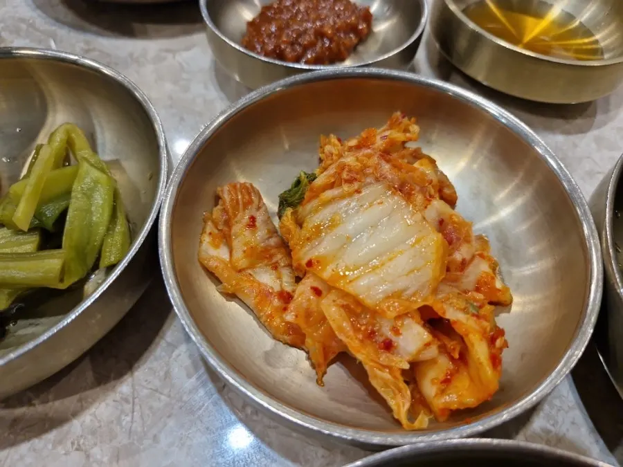 입맛 돋우는 샐러드 한 접시