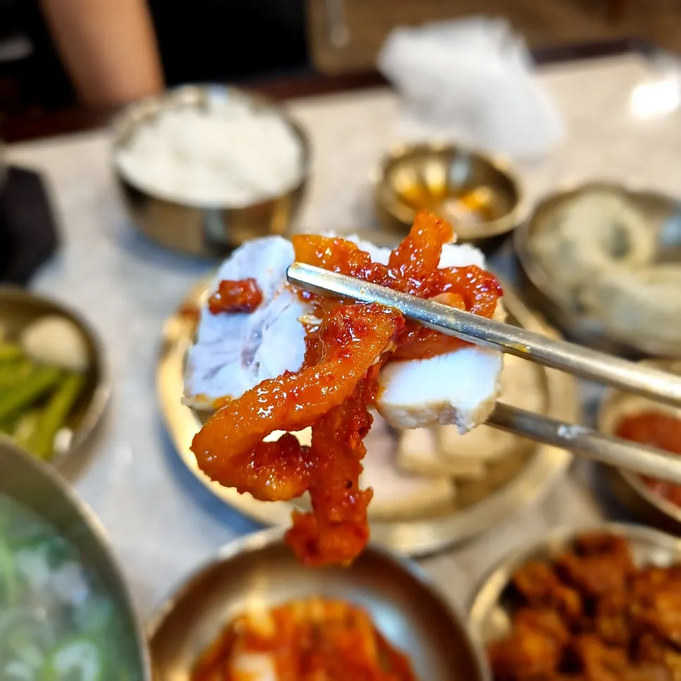Boiled pork bossam included in Hantiok's set menu