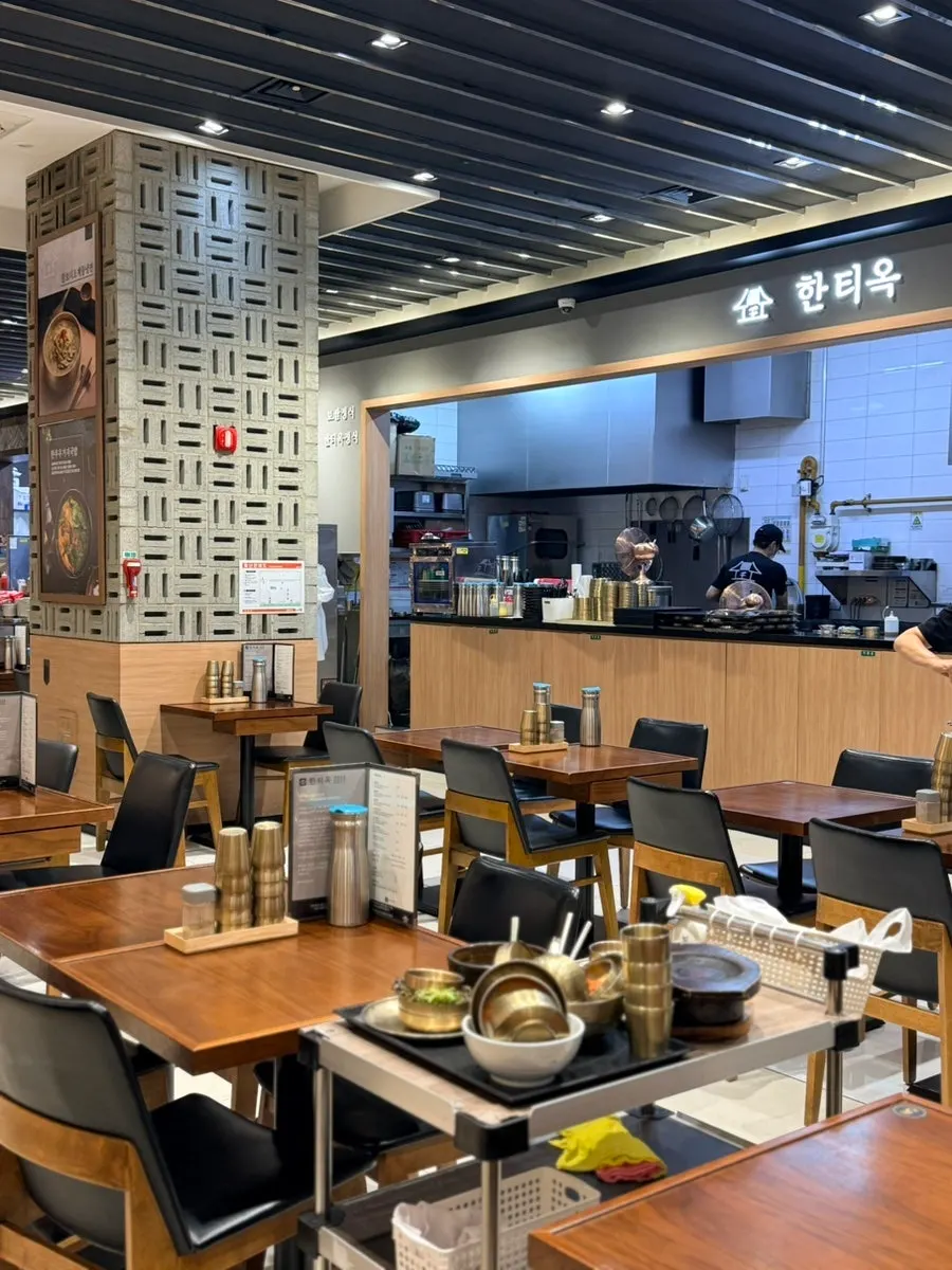 ロッデ百貨店地下食品館のハンティオク入口