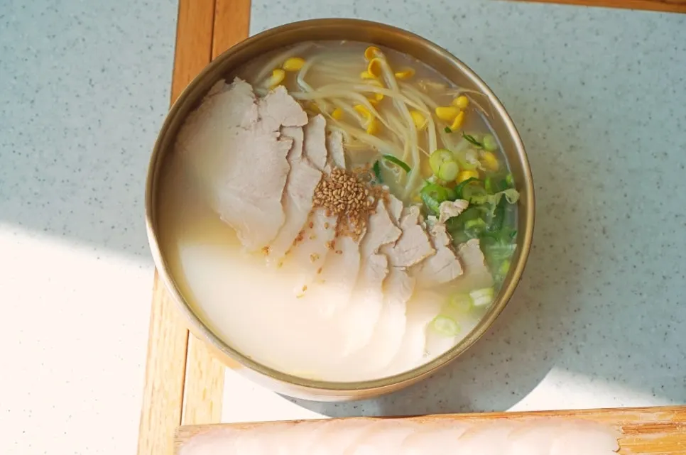 한담국수 사골 고기국수 상차림