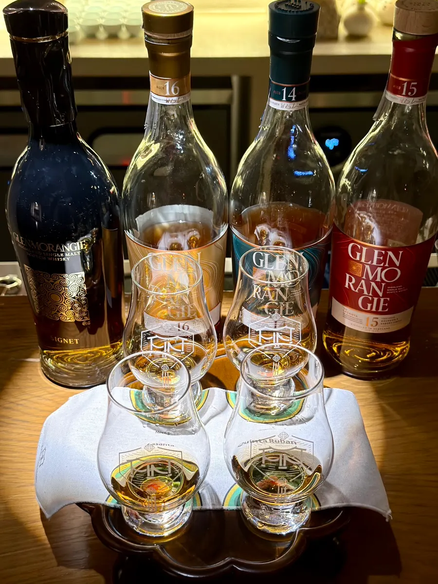 Table setting for Hanuk's Glenmorangie Tour course
