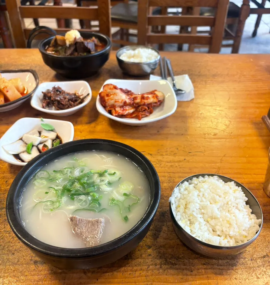 특따로국밥에 들어 있는 큼직한 선지