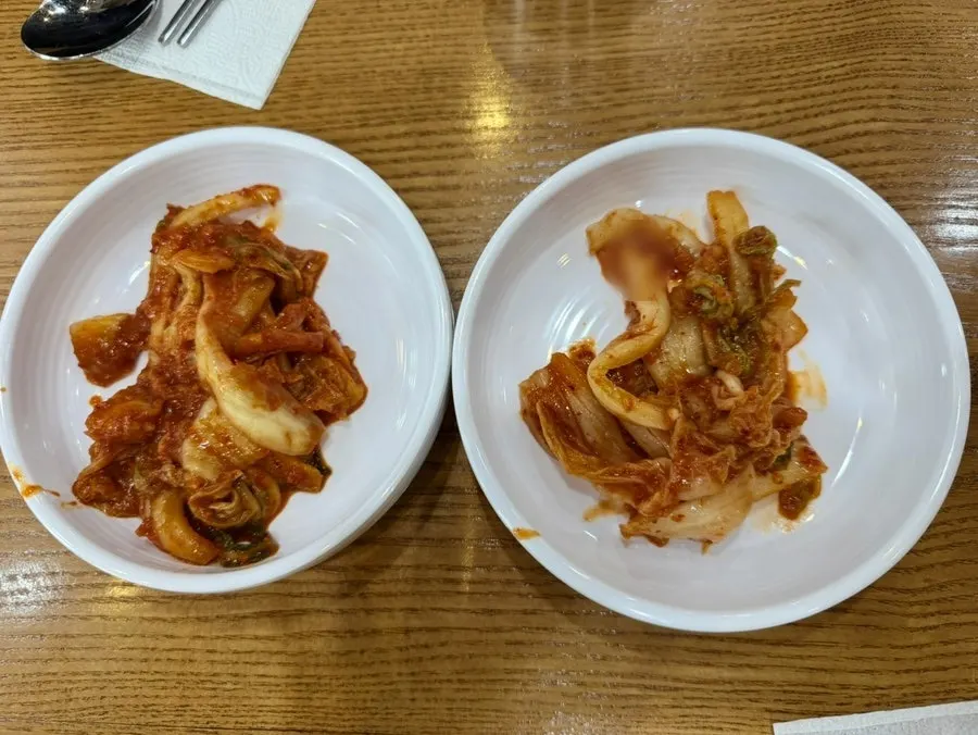 삼계칼국수와 닭곰탕 미니수육 한 상 차림