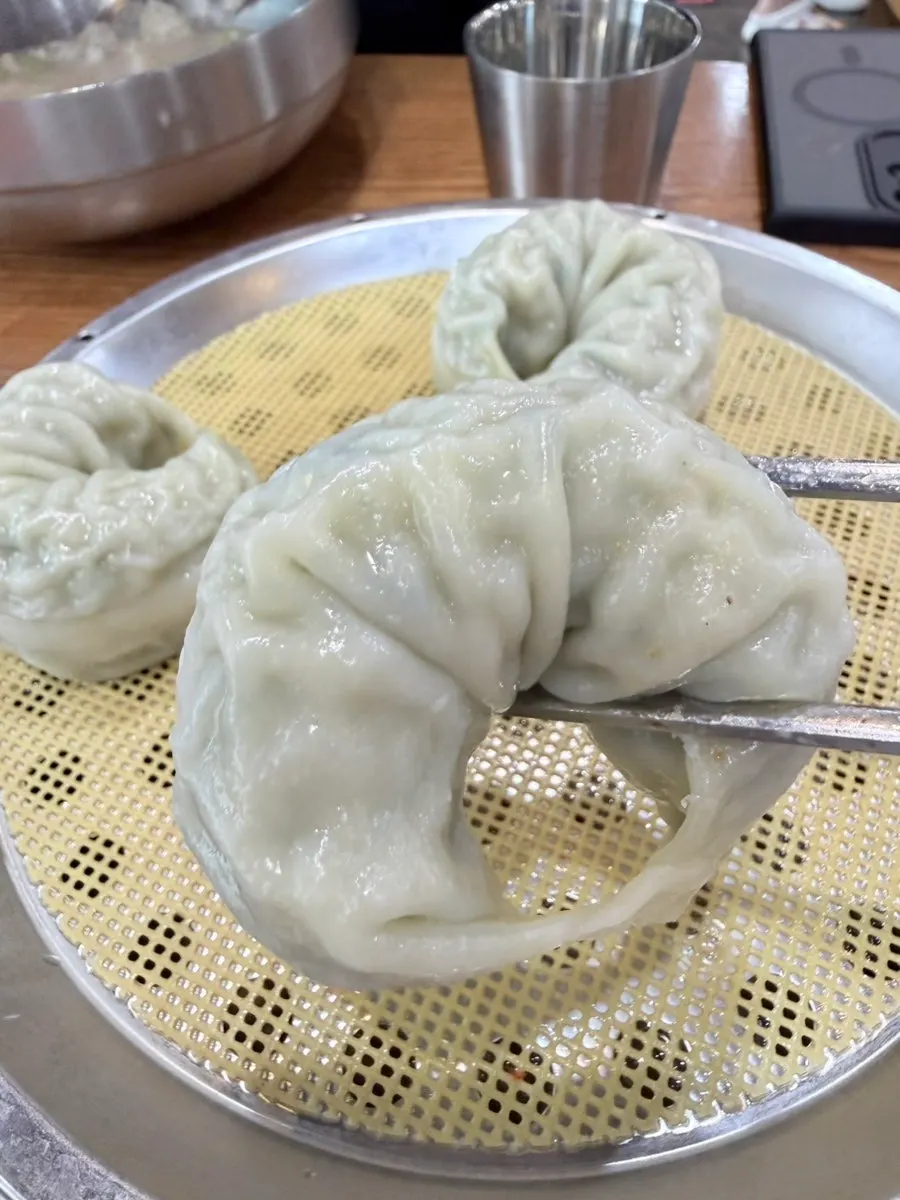 식사를 마친 한양닭칼국수 본점 테이블