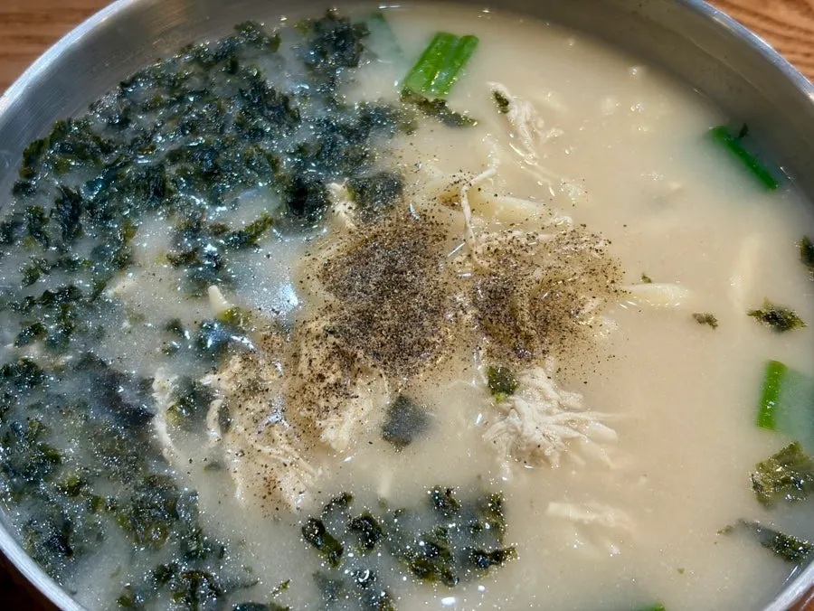 Dak kalguksu with pepper added