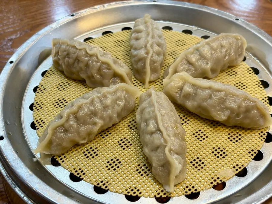 Galbi mandu served in a steamer