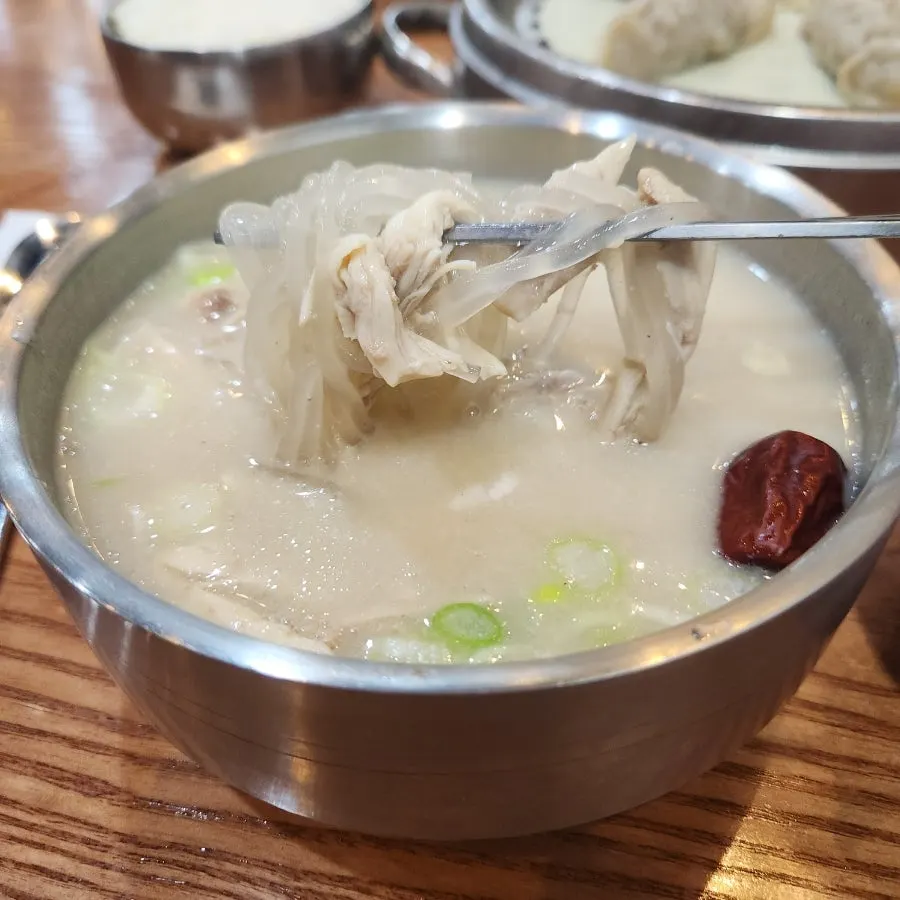 Dak gomtang served with white rice