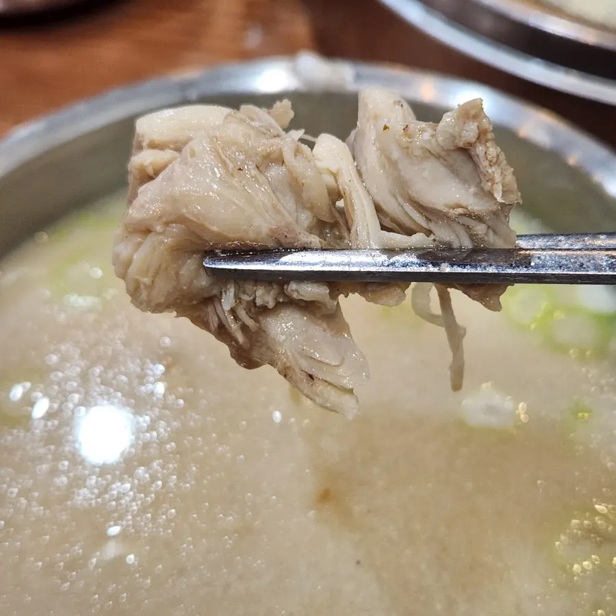Glass noodles in the dak gomtang broth