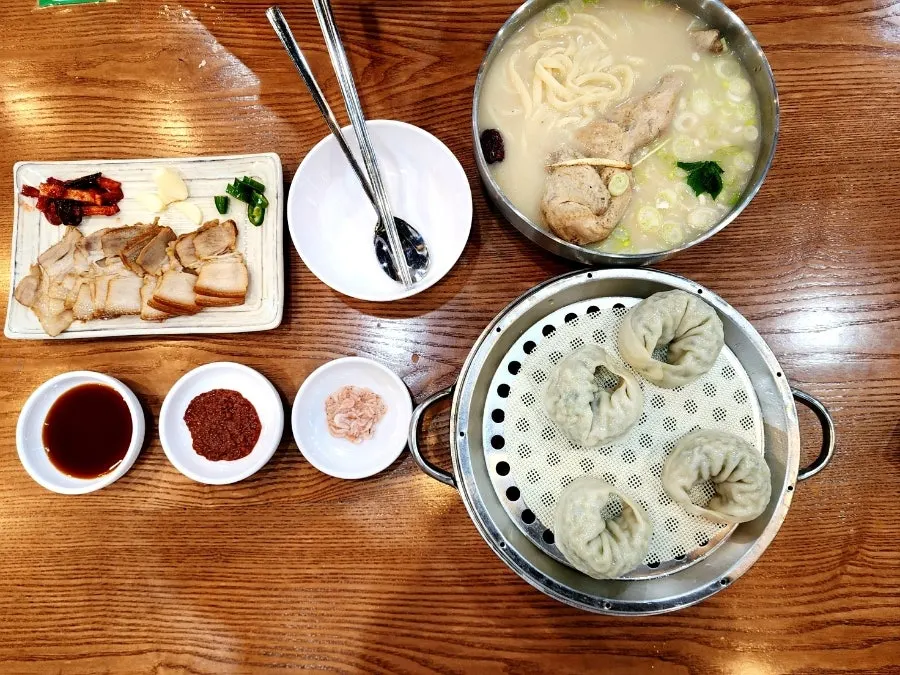 Representative photo for the Hanyang Dak Kalguksu review