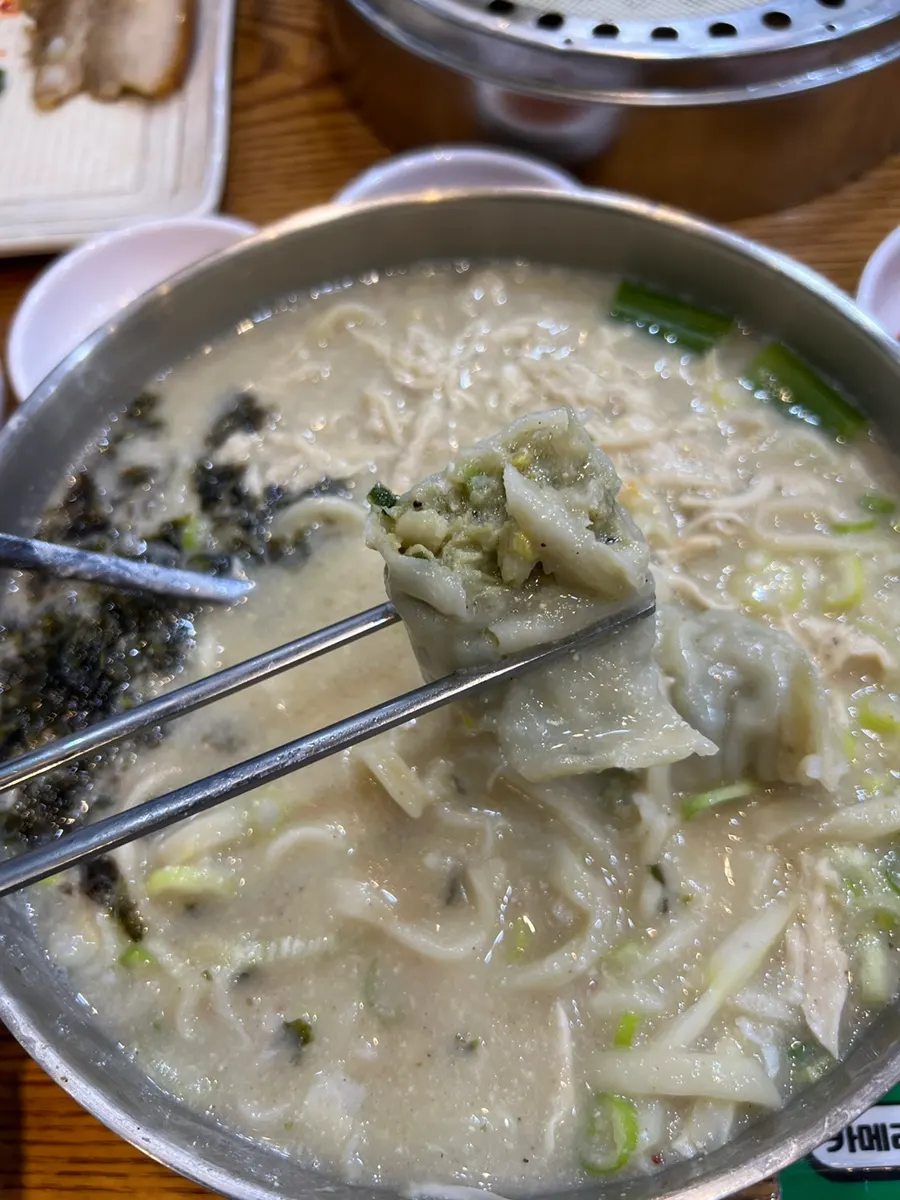 속이 알찬 왕고기만두 단면