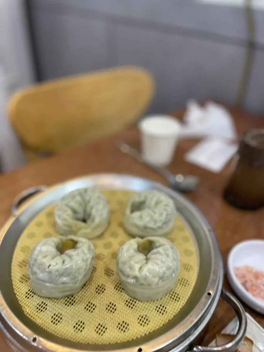 A plate of large meat king mandu