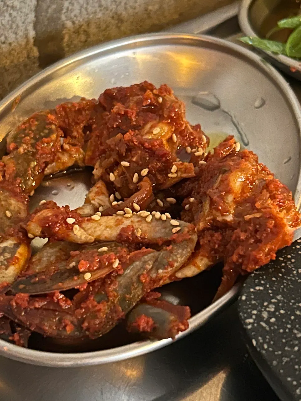 된장처럼 보이는 고기 소스