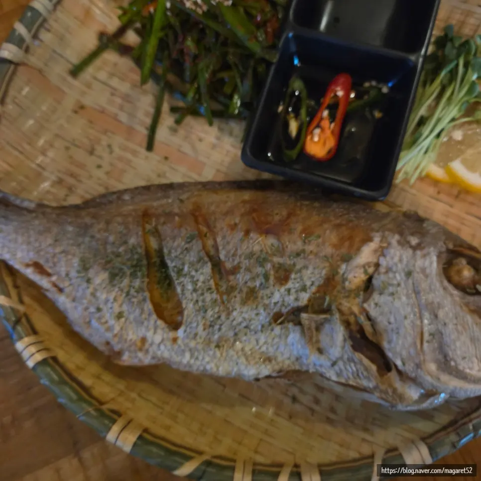 Cross-section of the semi-dried grilled sea bream's flesh
