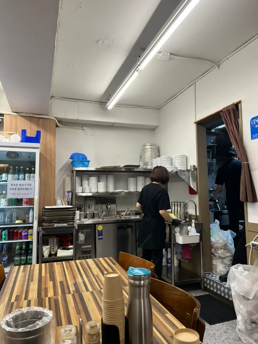Kitchen and side dish preparation area