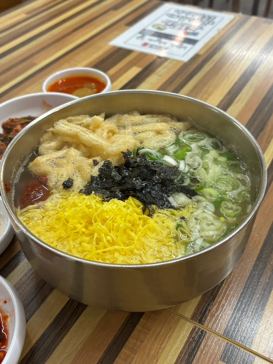 ₩5,000 anchovy kalguksu menu