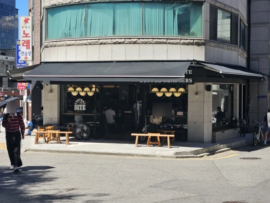 Central Site exterior beside Hapjeong Mecenatpolis