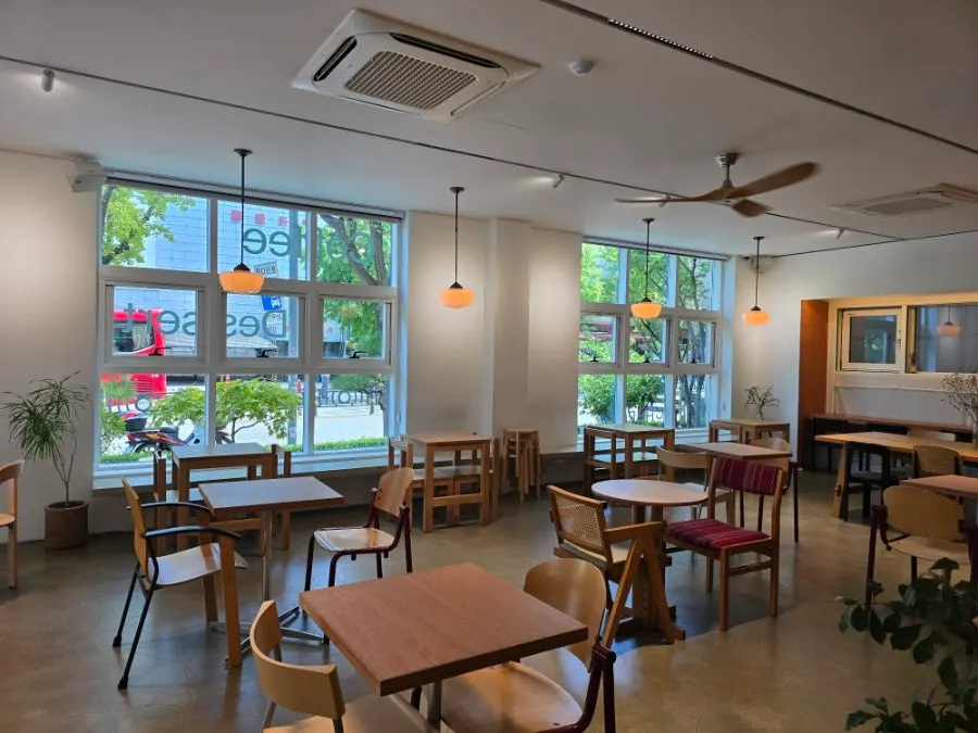 Spacious, pleasant interior at Petrico