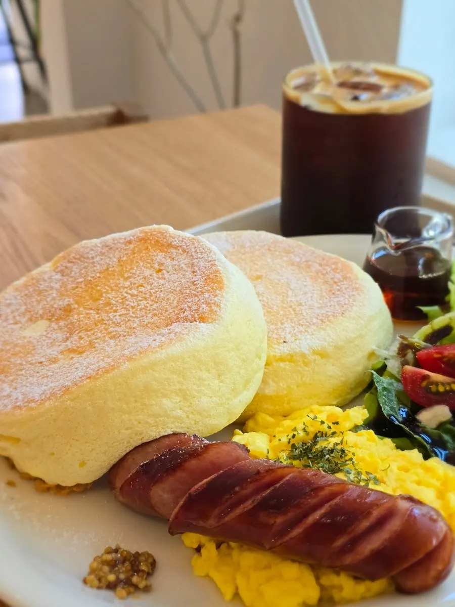 Brunch platter served with salad